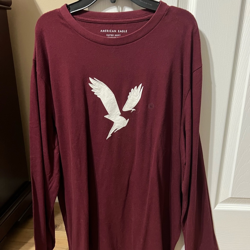 American Eagle Long Sleeve T-Shirt.